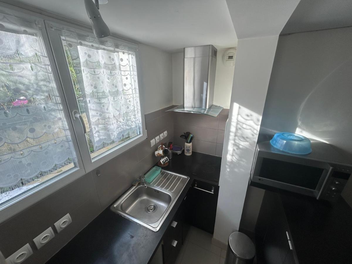 F2 Situe Entre Paris Et Eurodisney Proche De La Ligne Rer A A 브리-수르-마르네 외부 사진